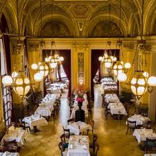 restaurant opera